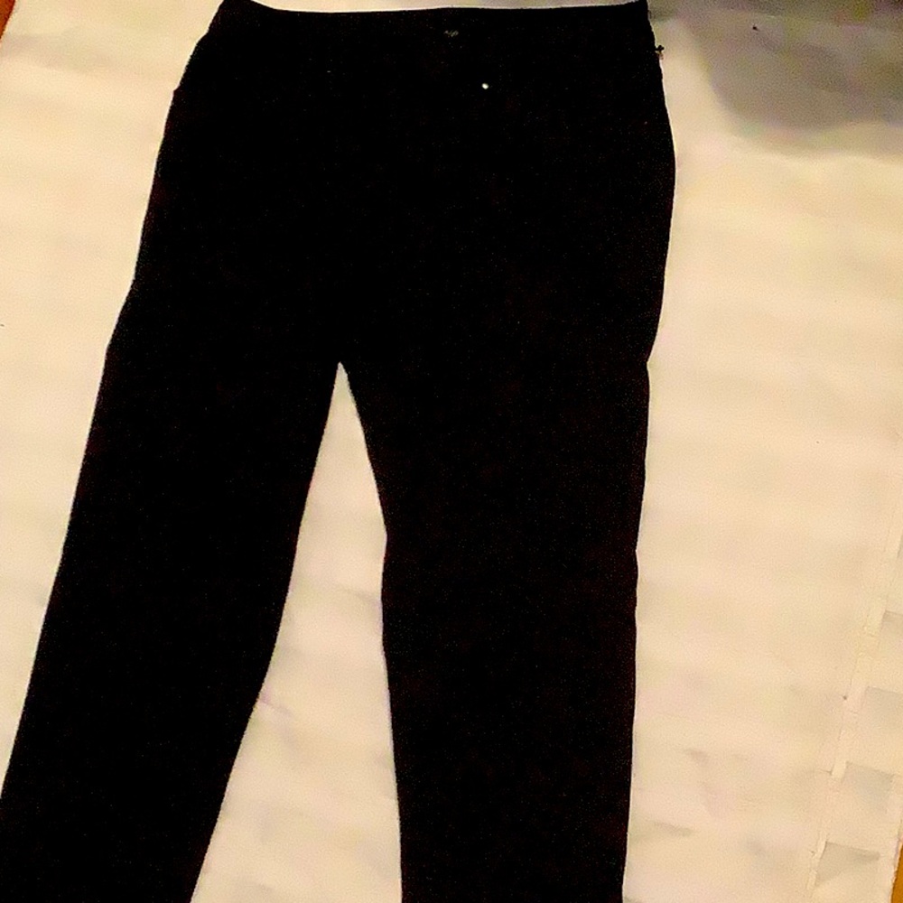 Lululemon pants.  MP31-12